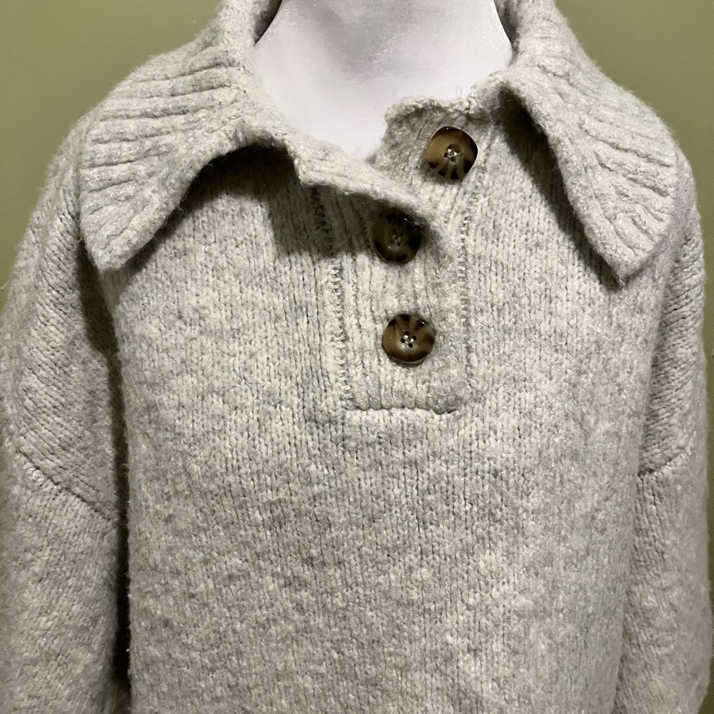 Zara Gray Button-Up Sweater - Picture 4 of 5